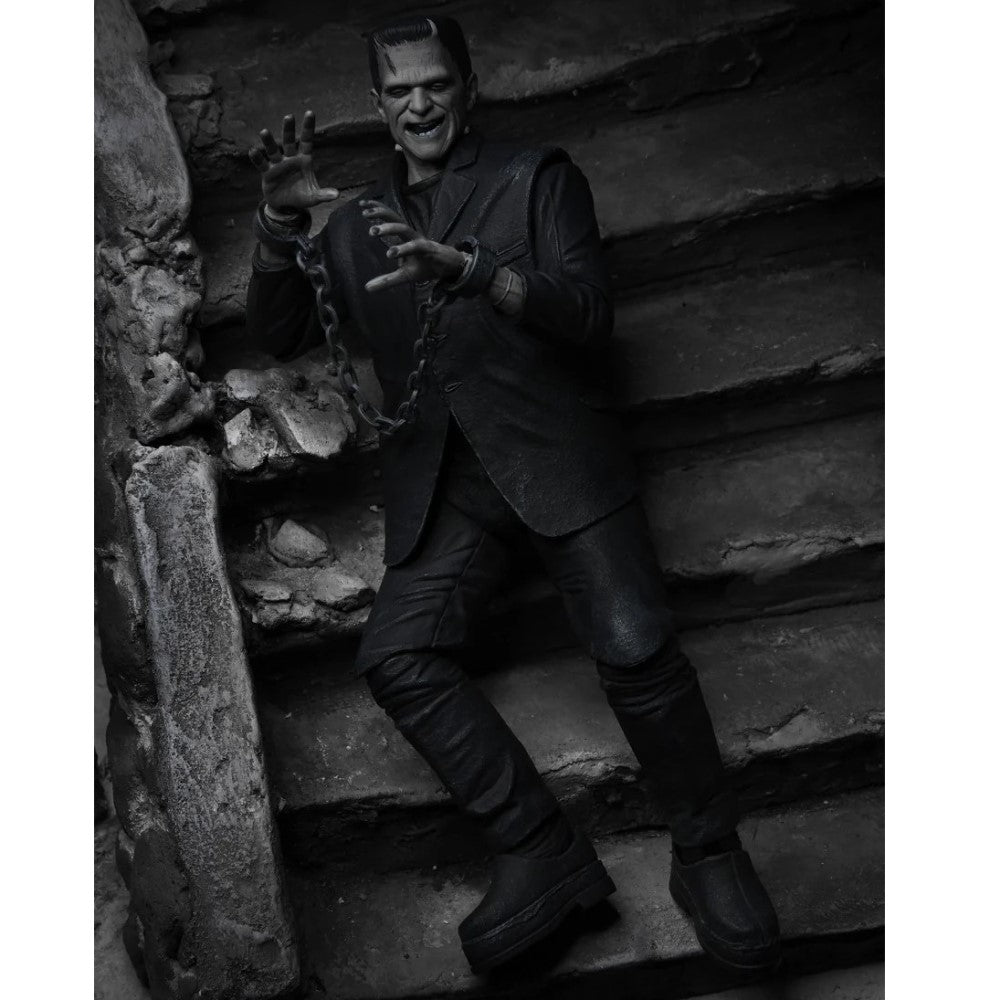 Figura Frankenstein Ultimate Monster (B&W) - Frankenstein Universal Monsters neca